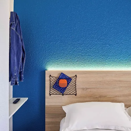 Hotelf1 Toulouse Aéroport