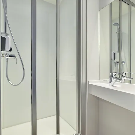 Hotelf1 Toulouse Aéroport 3*